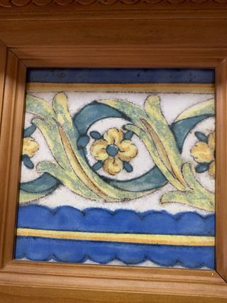 Perchero madera pino con azulejo, estantería