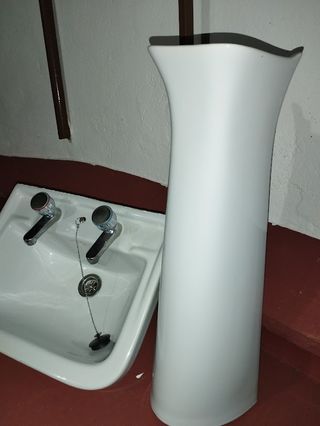 Lavabo vintage con pie