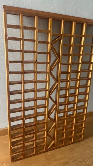 Vitrina expositora de madera
