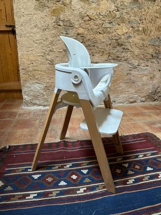 Trona Stokke blanca y madera