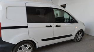 Ford Transit Courier 2015