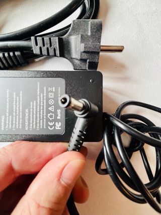 Cargador Portátil 19V 4.74A