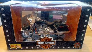 Maisto 1/18 Harley Davidson FLHR Road King Collect
