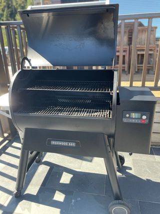 Griglia a pellet Traeger Ironwood 885