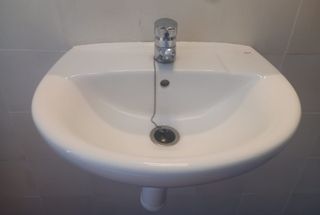 Lavabo de porcelana blanco