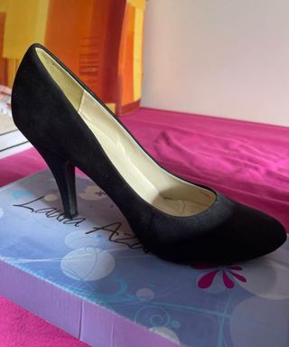 Zapatos de salón elegantes