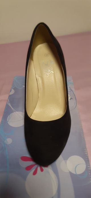 Zapatos de salón elegantes