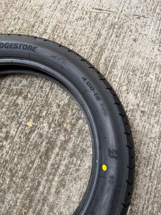 Bridgestone Battlax BT46 400-18 64H Neumático