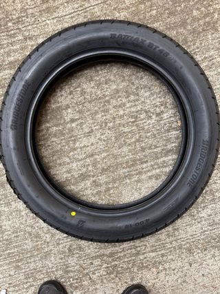 Bridgestone Battlax BT46 400-18 64H Neumático