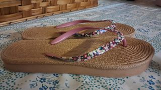 Sandalias de cuerdas con flores
