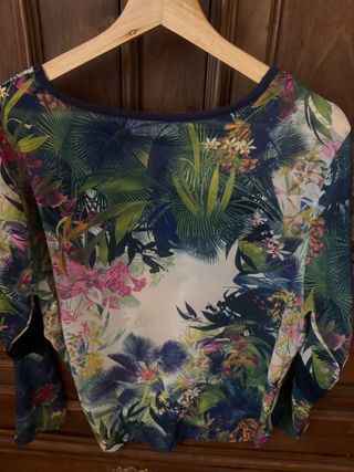 Blusa Loft flores escote redondo Talla L