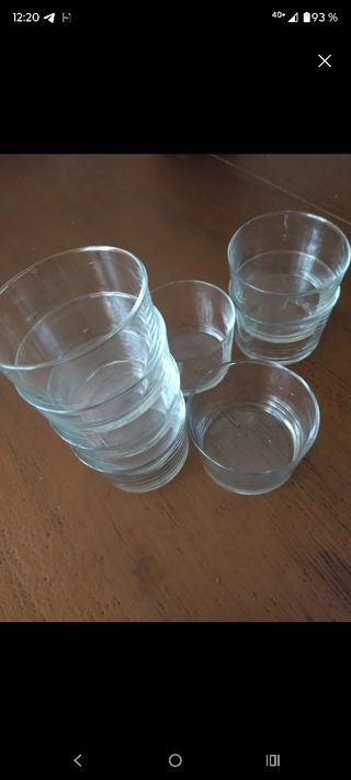 Vasos de chatos o vino cortos