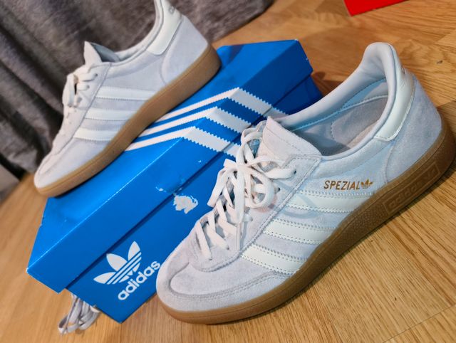 Adidas Spezial Gris y Blanco