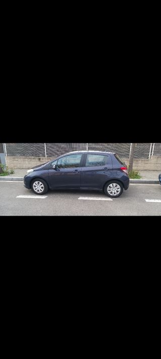 Coche Toyota Yaris en buen estado