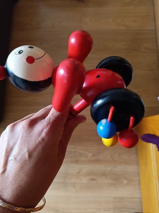 Juguete de madera para bebé