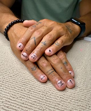 MANICURE Y PEDICURA 