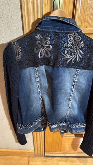 Cazadora vaquera Desigual Talla 36