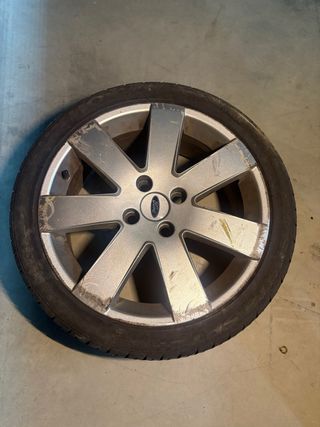 Llanta Ford Focus 17 pulgadas