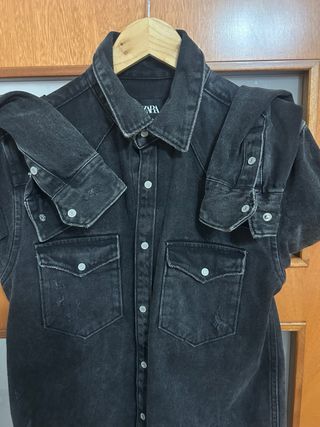 Camisa vaquera negra Zara