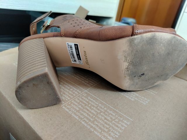 Sandali estivi Bata marroni da donna