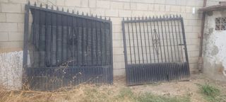Cancelas de hierro 2.5m cada hoja aproximadamente 