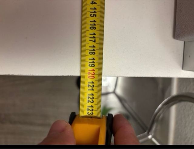 Mueble TV blanco y negro compuesto por 3 módulos