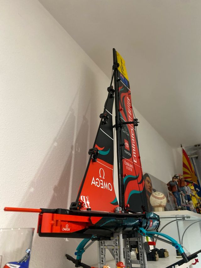 Velero Lego Technic Emirates Team 42174