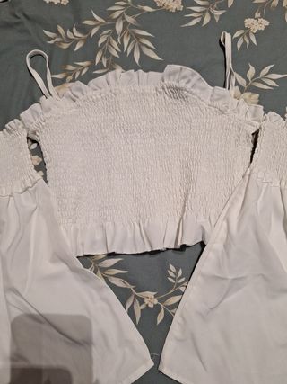Blusa blanca manga acampanada