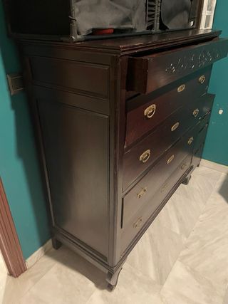 Cómoda antigua de madera