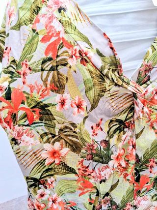 Blusa floral manga corta. Lloyds. Nueva con etiq.