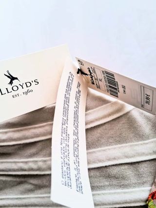 Blusa floral manga corta. Lloyds. Nueva con etiq.