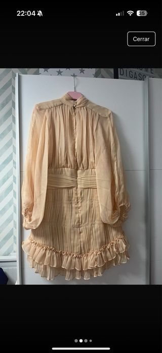 Vestido corto beige invitada