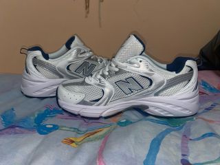 New Balance 530 Plata y Blanco
