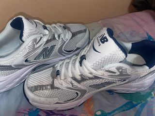New Balance 530 Plata y Blanco