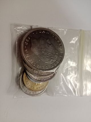 Colección Monedas Mundial 82