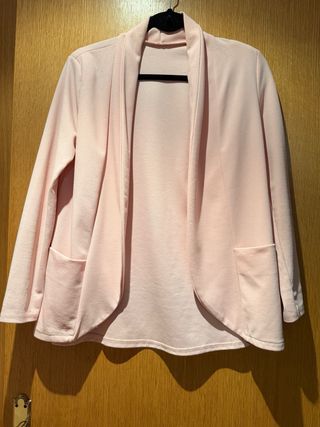 Blazer rosa abierto con bolsillos
