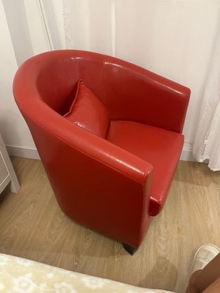 Sillón individual rojo de piel