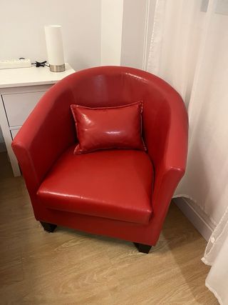 Sillón individual rojo de piel