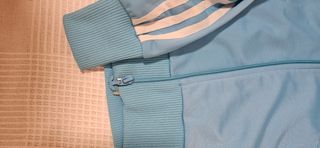 Sudadera Adidas Azul Talla 34
En muy buenas condic