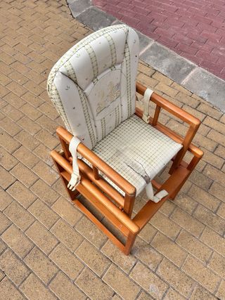 Trona de madera para bebé