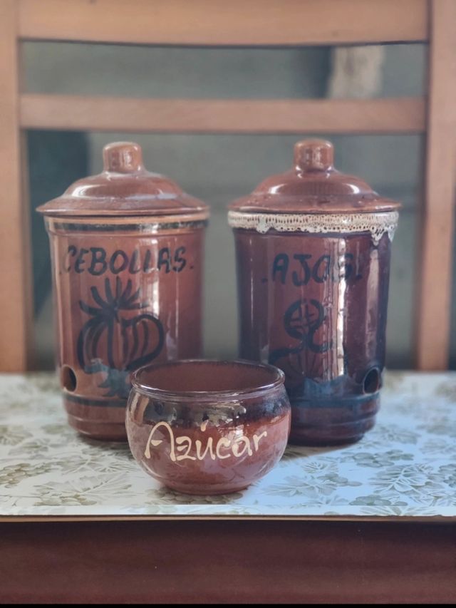Tarros de barro rústicos: Ajos, Cebollas, Azúcar