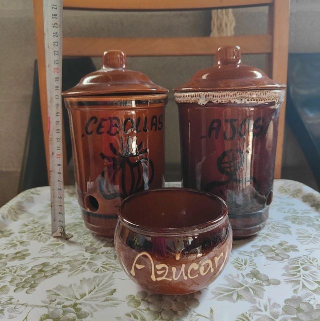 Tarros de barro rústicos: Ajos, Cebollas, Azúcar
