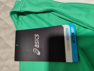 Camiseta Asics verde mujer talla M con etiqueta