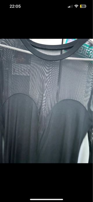Vestido negro elegante manga larga