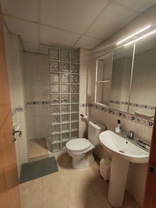 Habitación en piso compartido para chica
