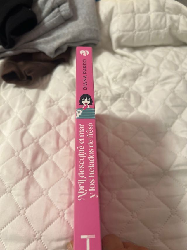 Abril descubre el mar y los helados de fresa (S...