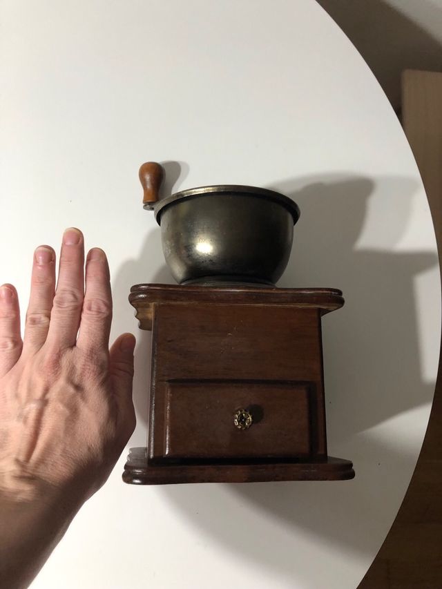 Molinillo de café antiguo madera y metal
