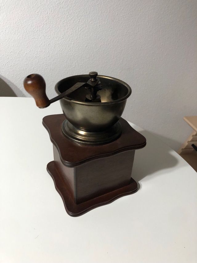 Molinillo de café antiguo madera y metal