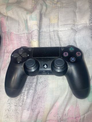 PS4 (PlayStation 4) Negra + Mando