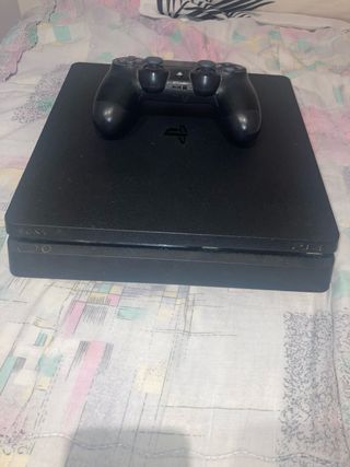 PS4 (PlayStation 4) Negra + Mando
